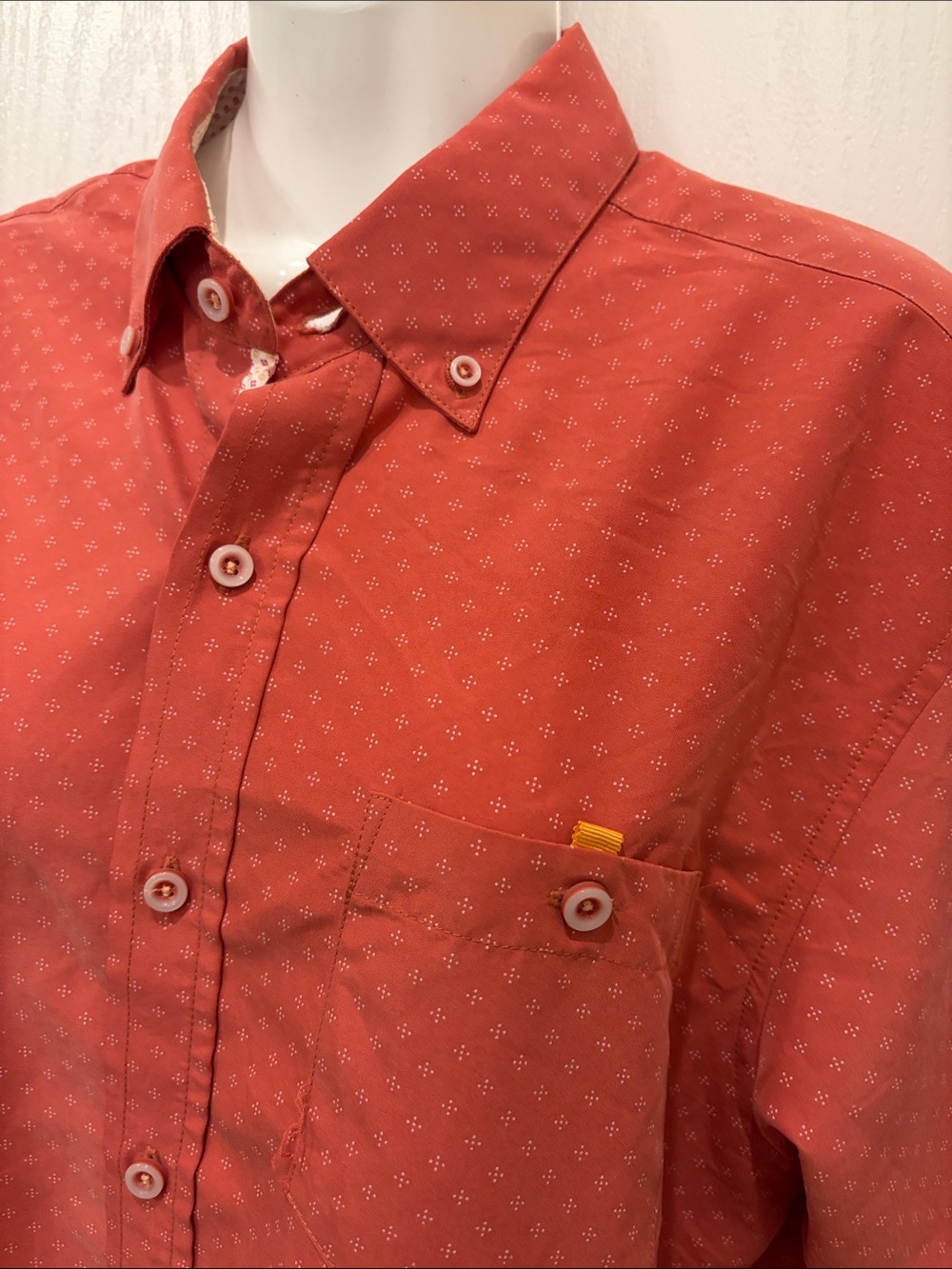 Men's Marti Kat Salmon Print Short-Sleeve Button-Down Shirt M - Picture 3 of 9